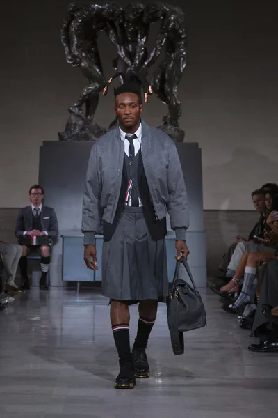 Look 3